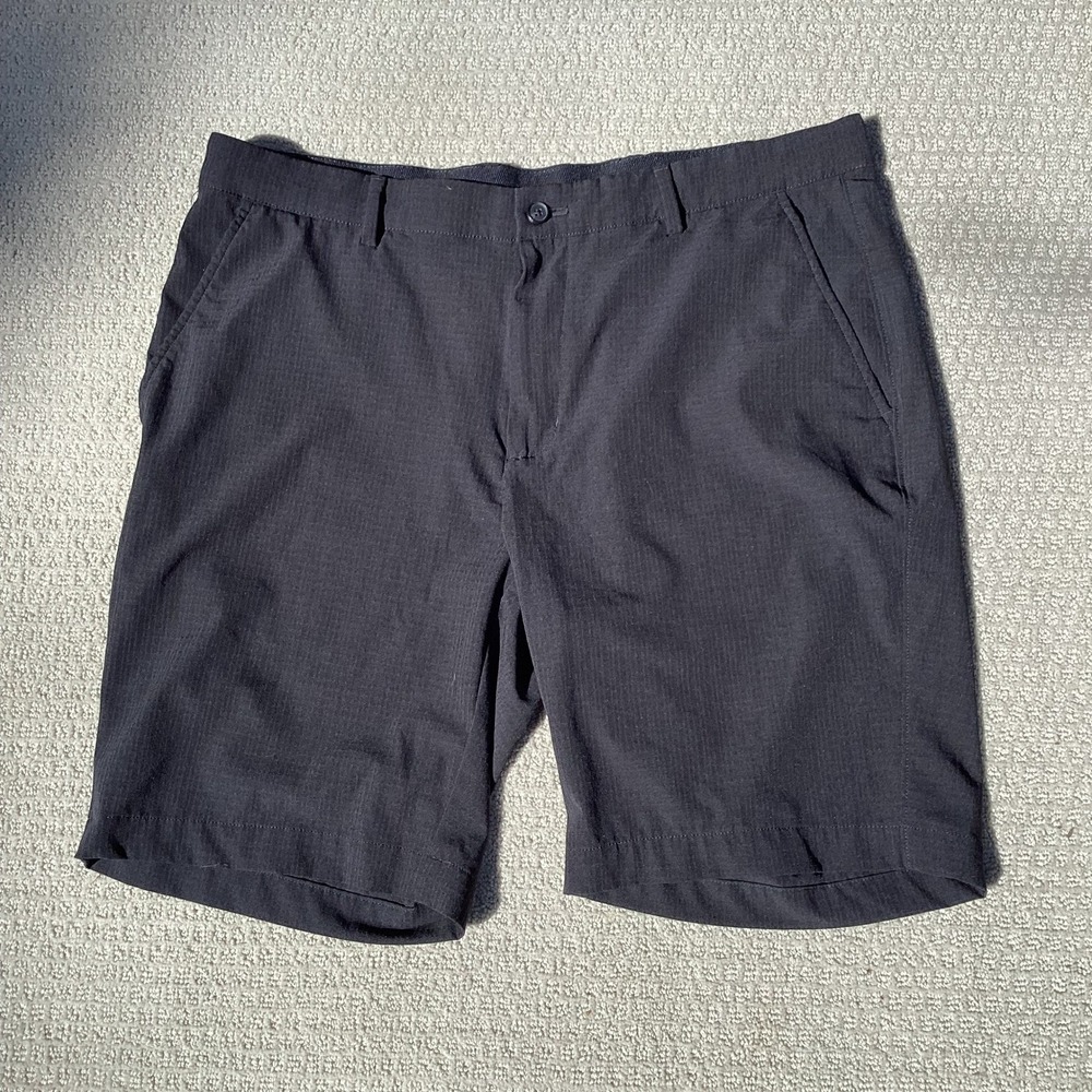 Greg‎ Norman Mens Golf Shorts 36 Charcoal Gray Performance Stretch Shark Logo